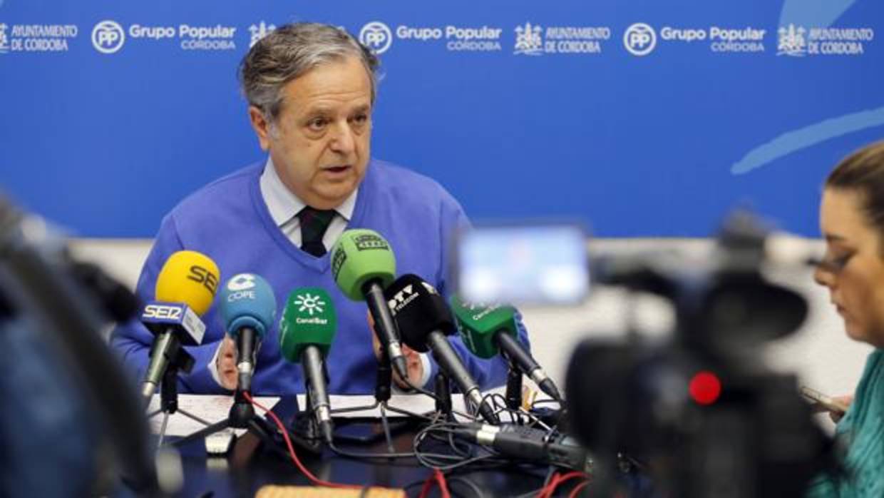 Salvador Fuentes, durante una comparecencia en el Ayuntamiento de Córdoba