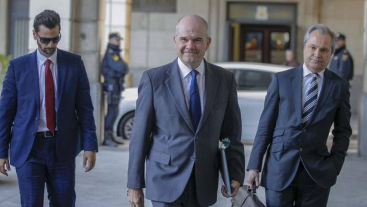 Manuel Chaves, a su llegada al juicio de la denominada pieza política de los ERE