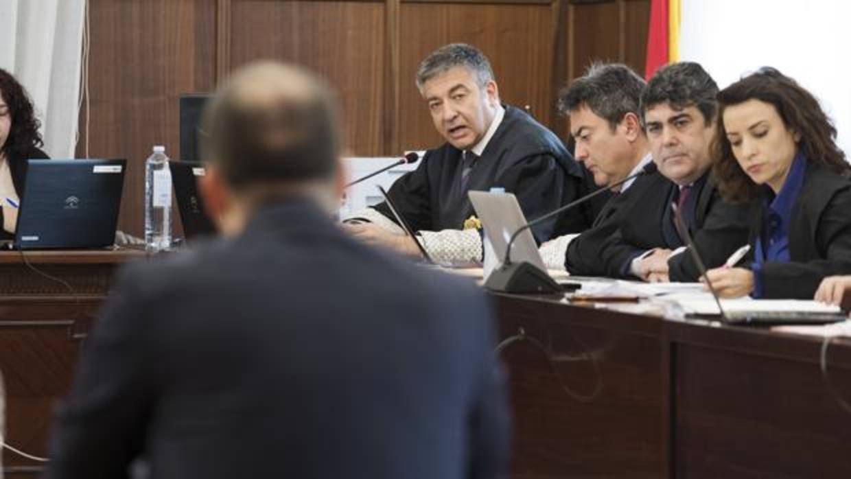 Un agente de la UCO de la Guardia Civil declarando como testigo en el juicio del caso ERE