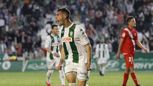 Sergi Guardiola celebra el gol ante el Sevilla Atlético