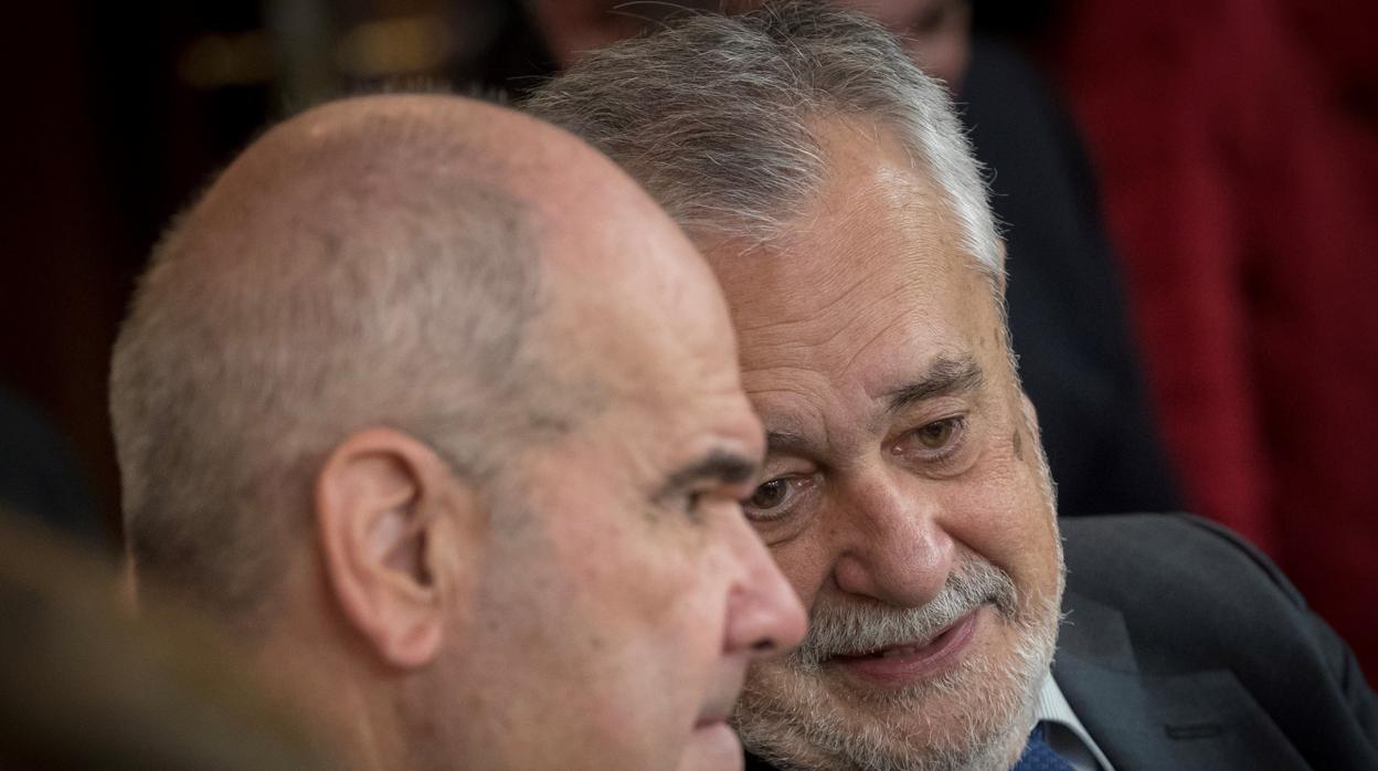 Los expresidentes de la Junta de Andalucía Manuel Chaves y José Antonio Griñán en el juicio