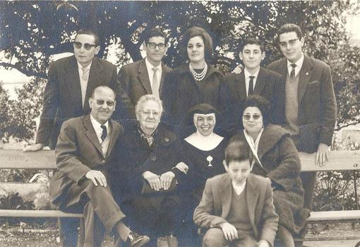 En su primer regreso a España para ver a la familia, en 1963