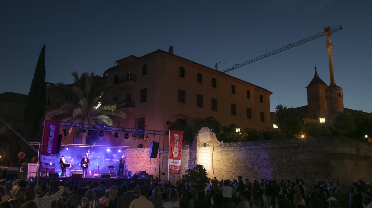 Uno de los ocho escenarios que se han instaldo en el Festival Ríomundi