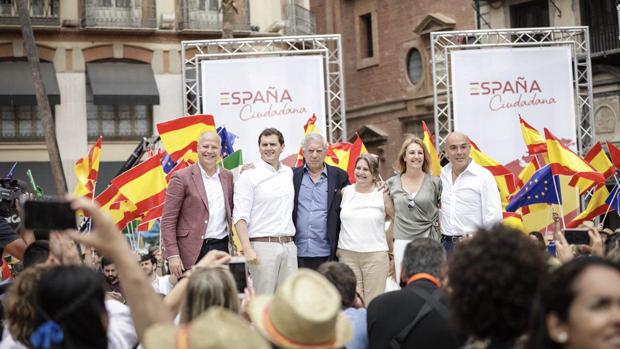 Albert Rivera pide una representación del 3 por ciento nacional para que los partidos entren en el Congreso