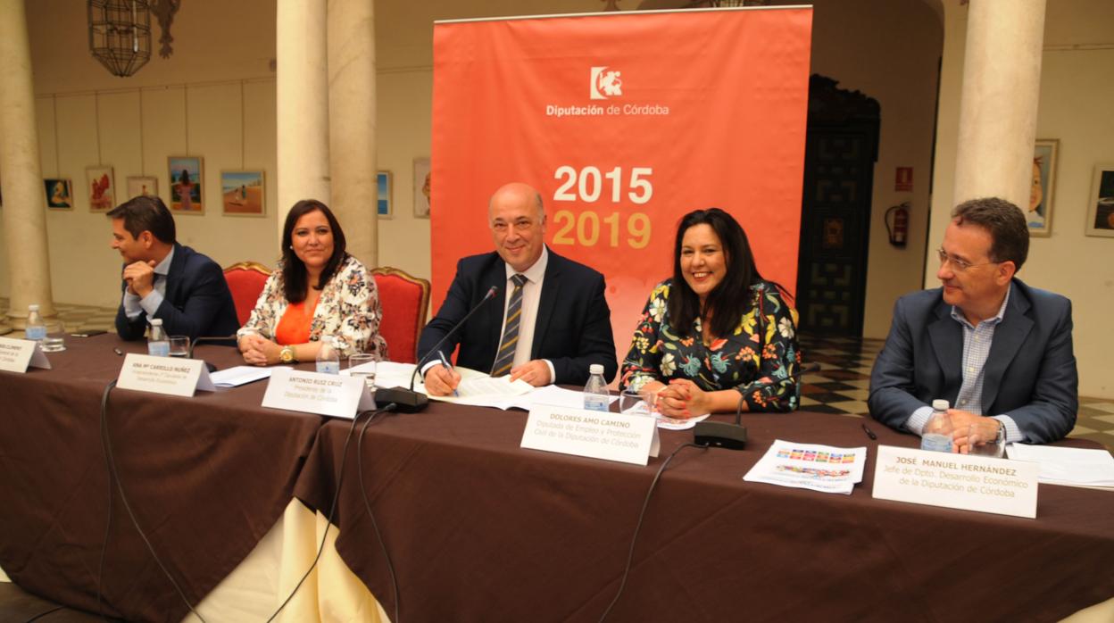 Firma de convenios de la Diputación