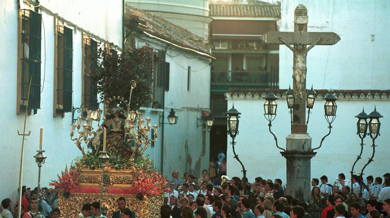 La Divina Pastora, en la plaza de Capuchinos en junio de 2000