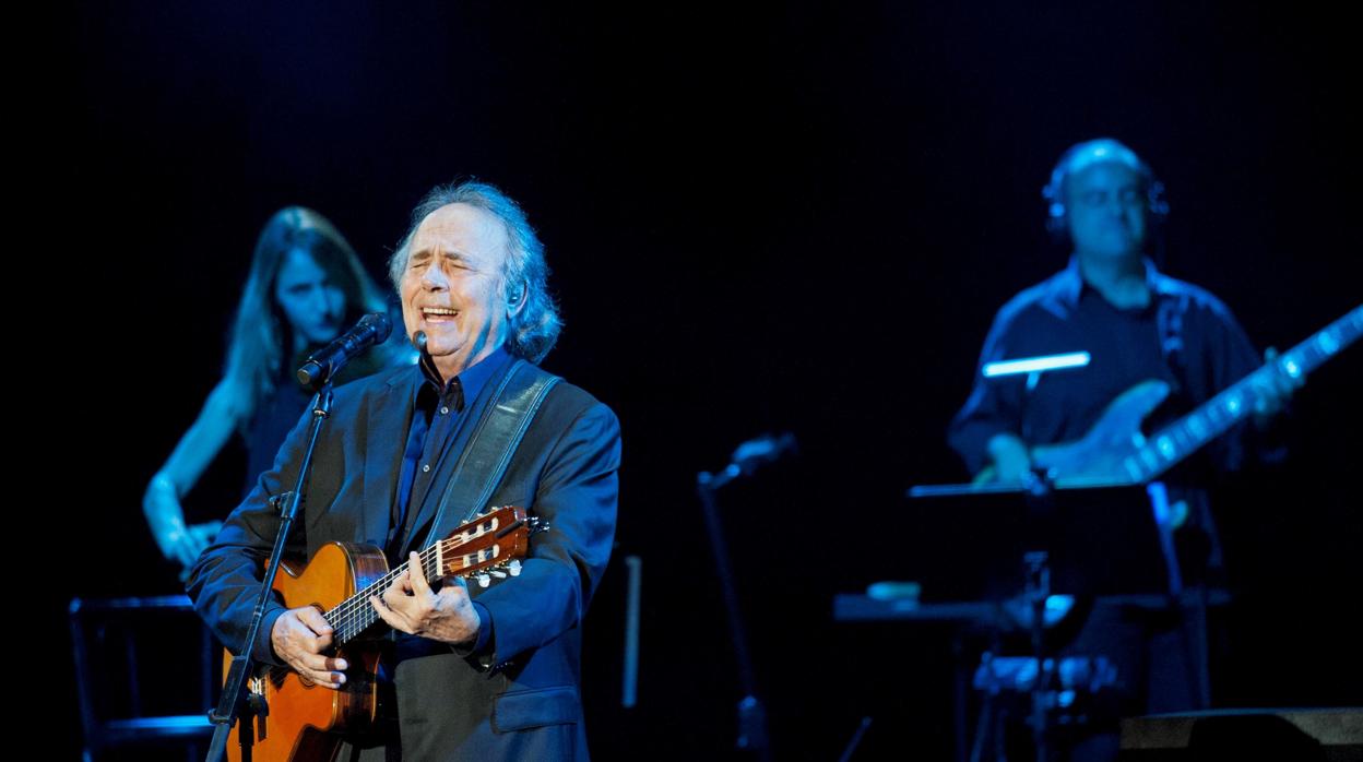 Joan Manuel Serrat, durante un concierto de la gira «Mediterráneo da capo»