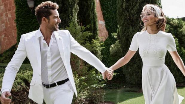 El vestido de novia corto de Juana Martín con que Rosana Zanetti se casó con David Bisbal