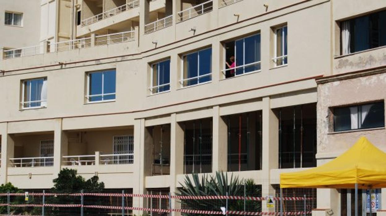 Imagen de la residencia en ruinas