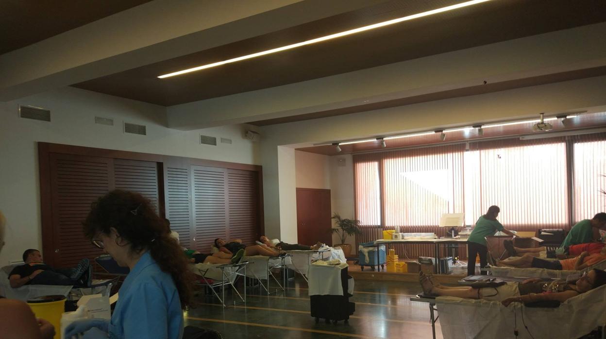 Colecta de sangre en el edificio de usos múltiples de Villafranca de Córdoba
