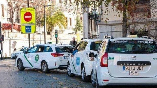 Los taxis de Granada se suman a la huelga nacional