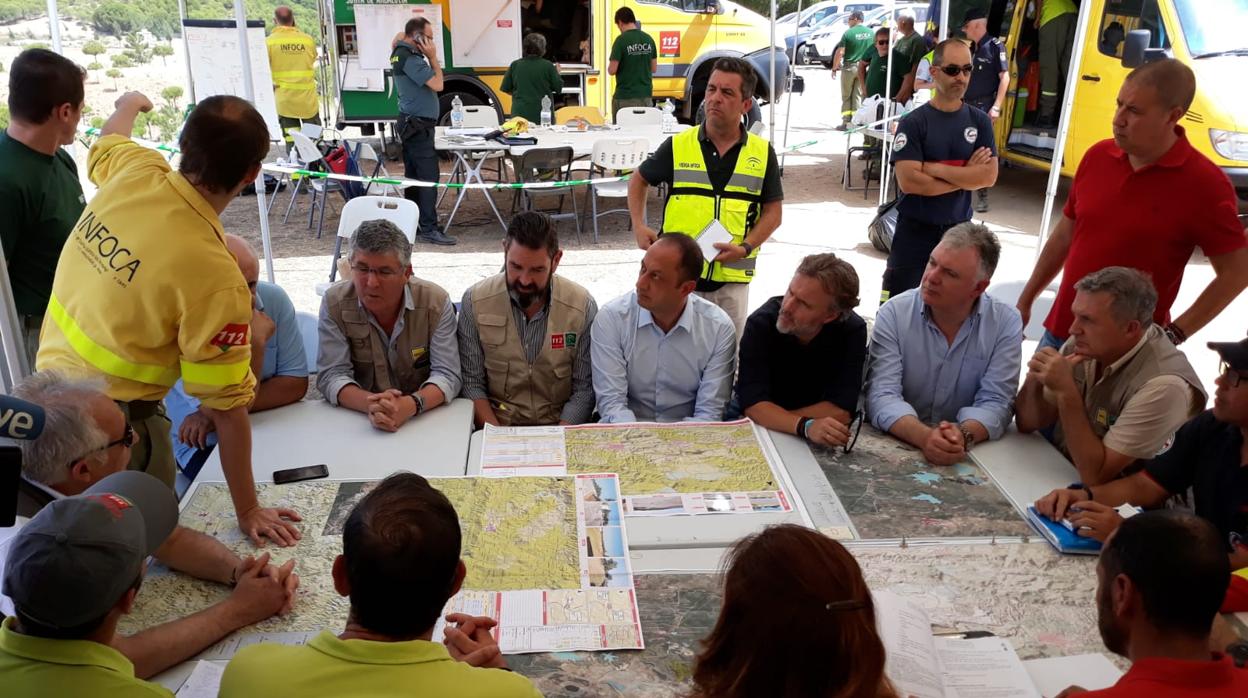 Horas clave para el incendio de Nerva ante un posible cambio de viento