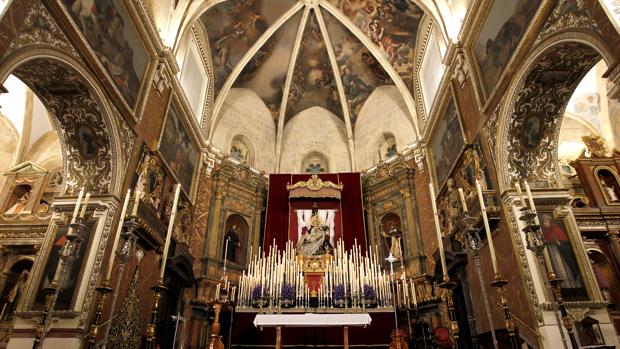 El convento de San Agustín, sede canónica de Las Angustias, sin cultos en agosto por vacaciones