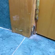 Imagen de una de las puertas del hotel