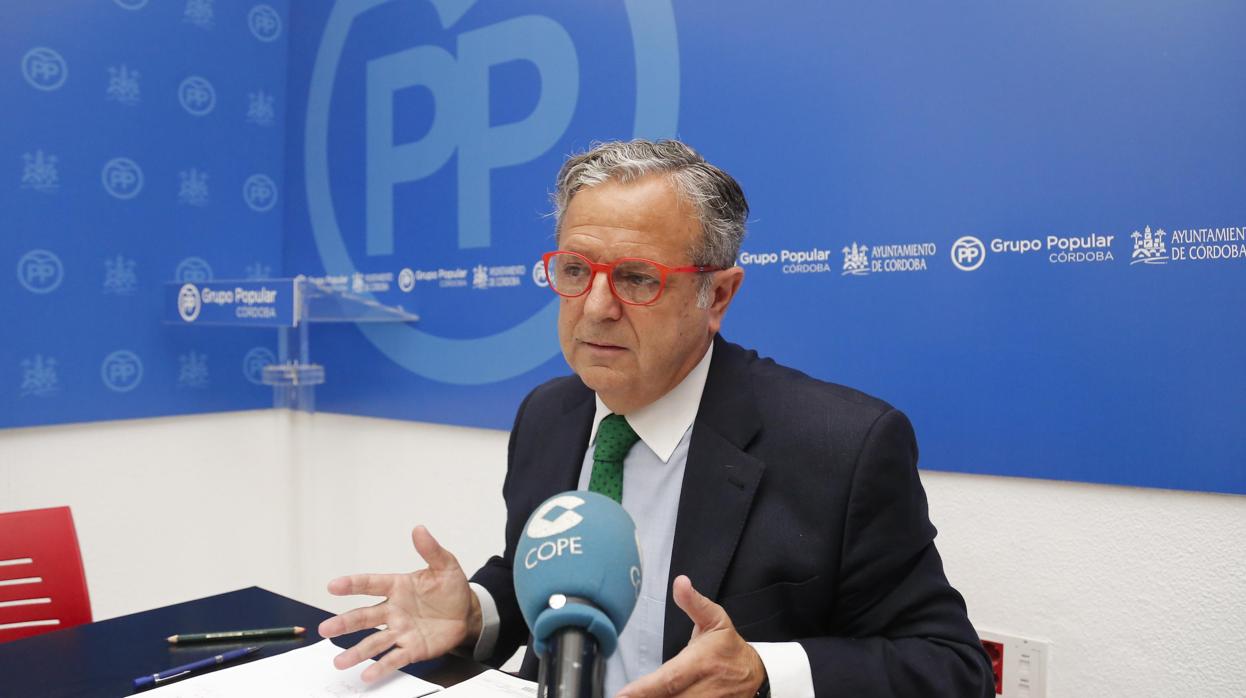 Salvador Fuentes en rueda de prensa