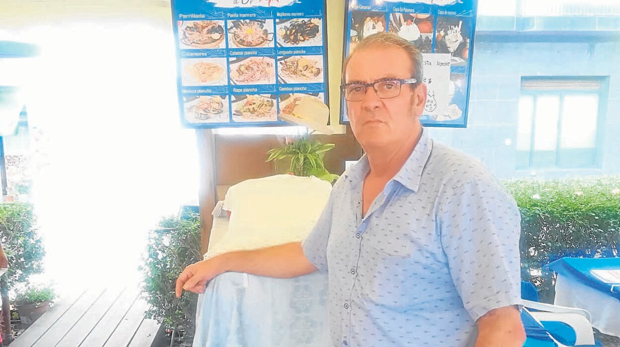 Manuel García posa en su restaurante Sol d'Or, en Gerona