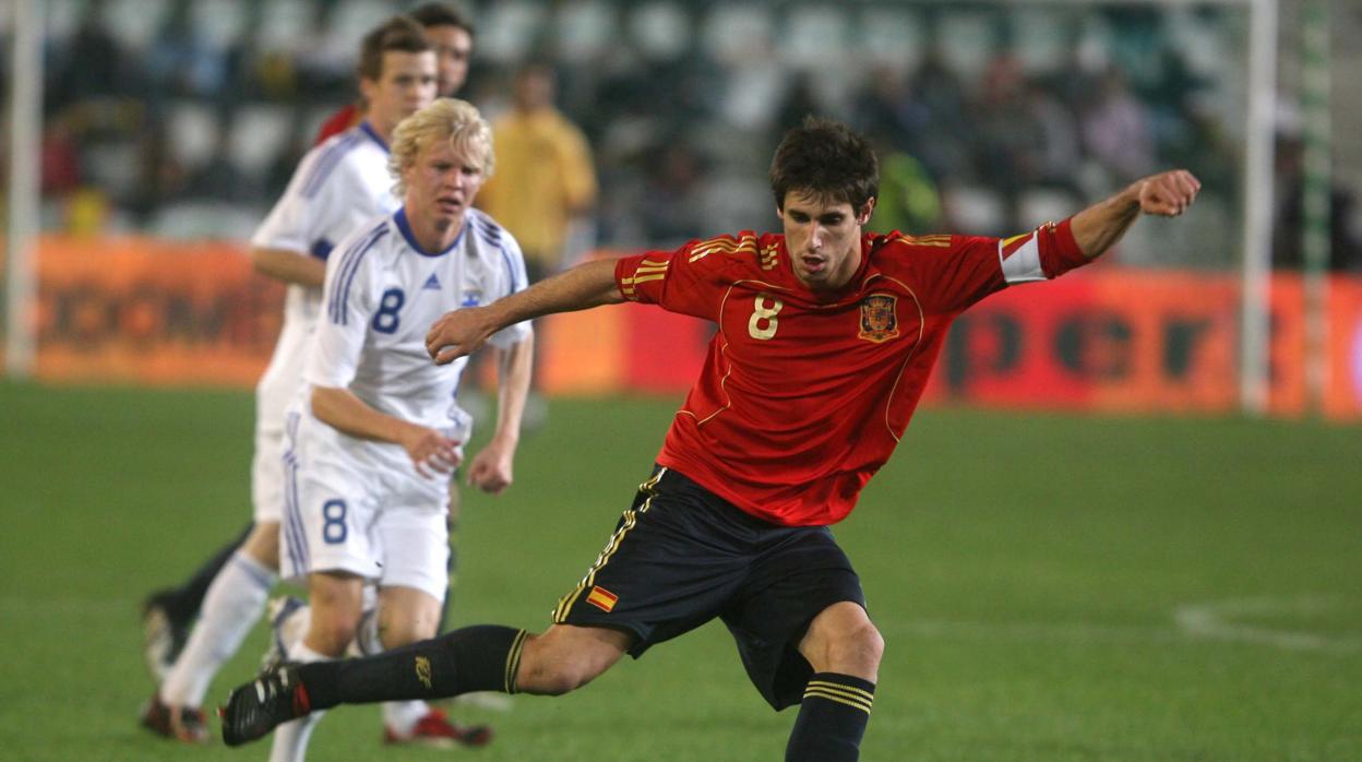 Javi Martínez durante el España-Finlandia disputado en Córdoba