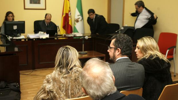 El juez condena a la familia Pérez Giménez a pagar más de 15 millones por la gestión en los laboratorios