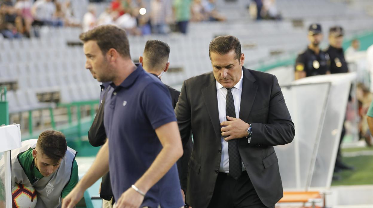José Ramón Sandoval en la banda del estadio El Arcángel para el duelo frente a la UD Almería