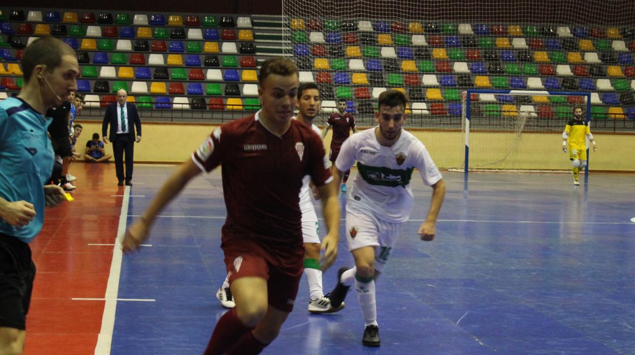 El debutante Tete, sobre la pista de Elche