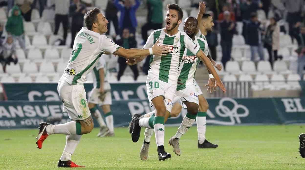 Andrés Martín festeja el tanto del empate contra el Deportivo de la Coruña