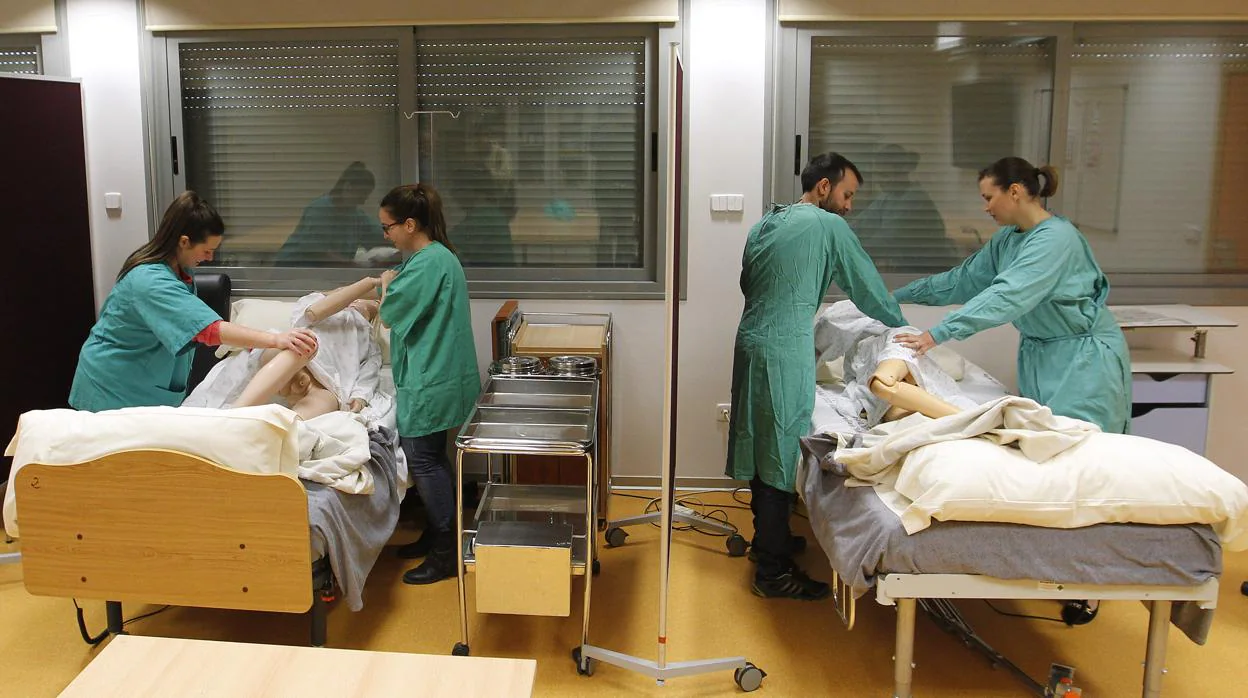 La media de enfermeros por cada mil habitantes está por debajo de la media española