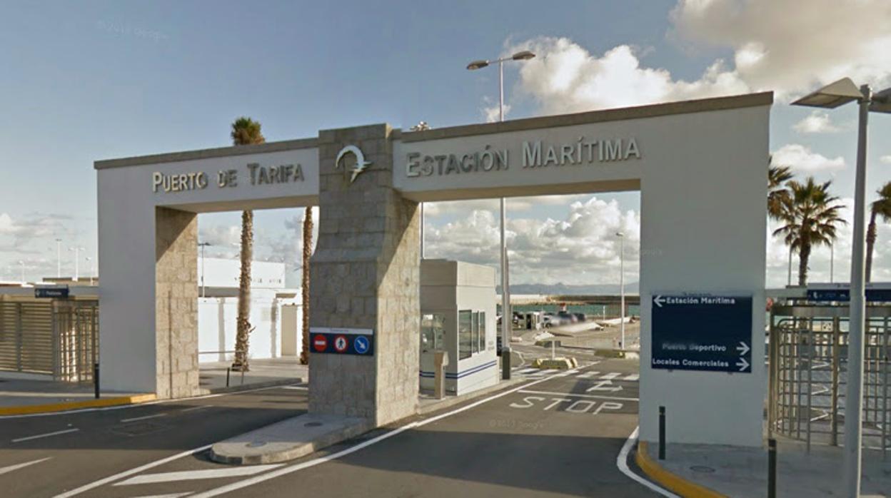 Imagen del acceso a la estación marítima de Tarifa.