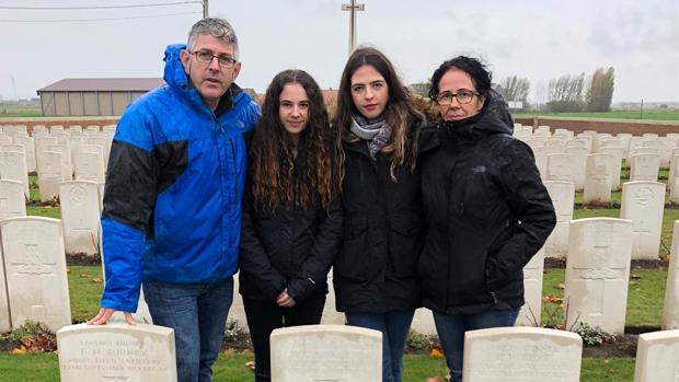 Una familia onubense participa en los actos oficiales del centenario del final de la Primera Guerra Mundial