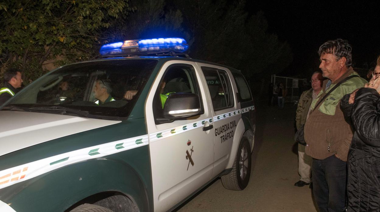 Miembros de la Guardia Civil en la zona del siniestro de Granada
