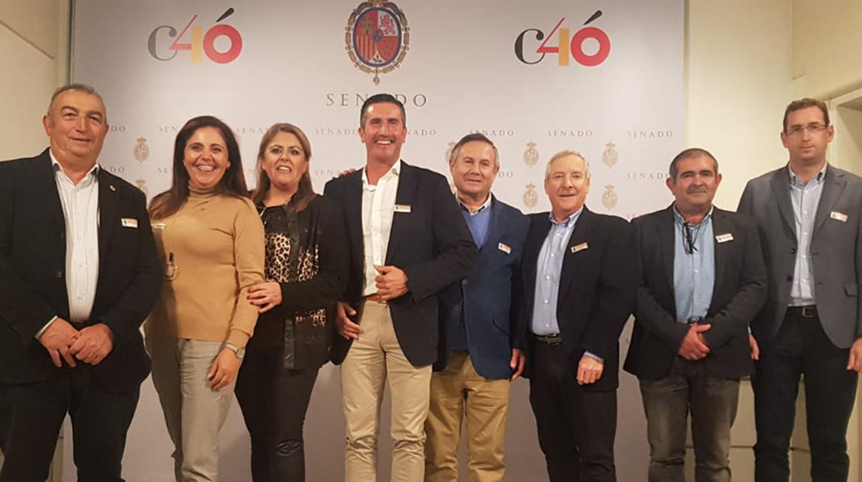 Miembros de la plataforma ayer en el Senado