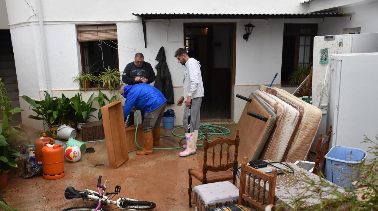 Daños en unas de las viviendas de Campillos