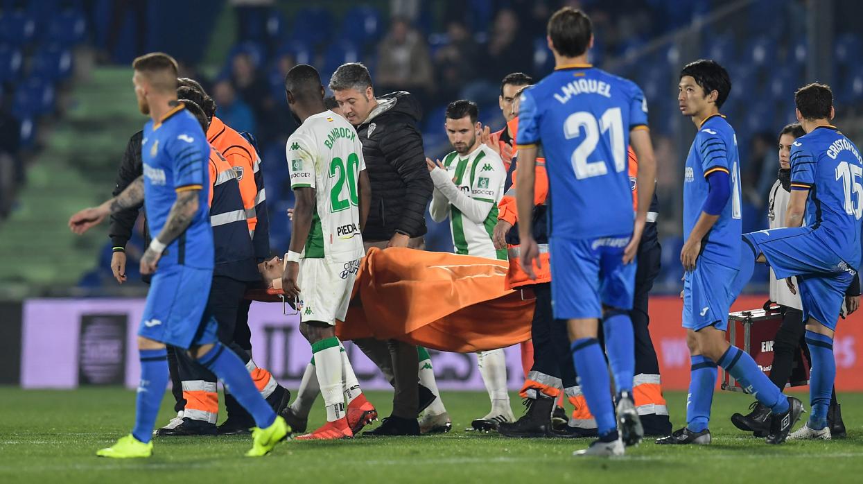 Jaime Romero tuvo que retirarse en camilla