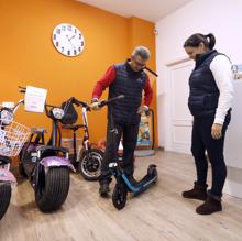 El efecto Navidad prevé ampliar la presencia del patinete eléctrico en las calles de Córdoba