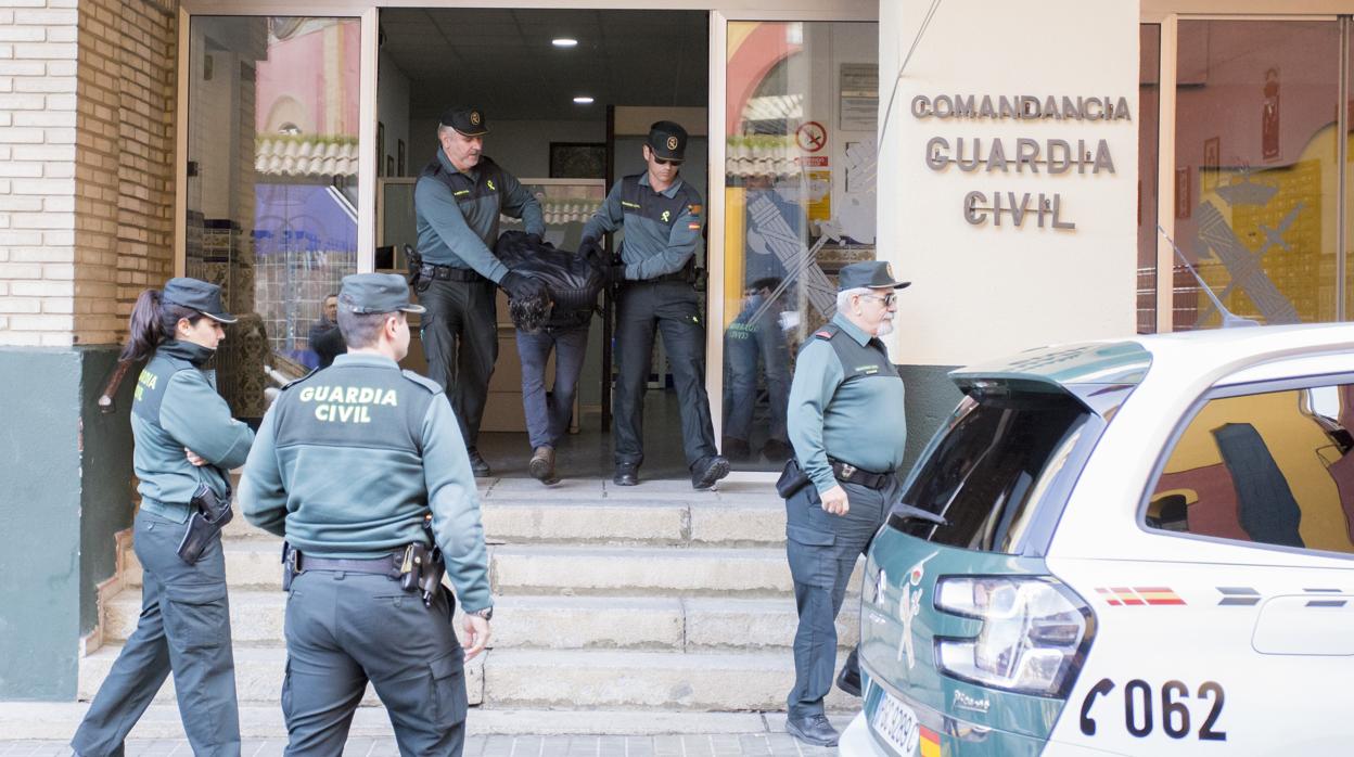 El asesino confeso de Laura Luelmo Bernardo Montoya a la salida de la Comandancia