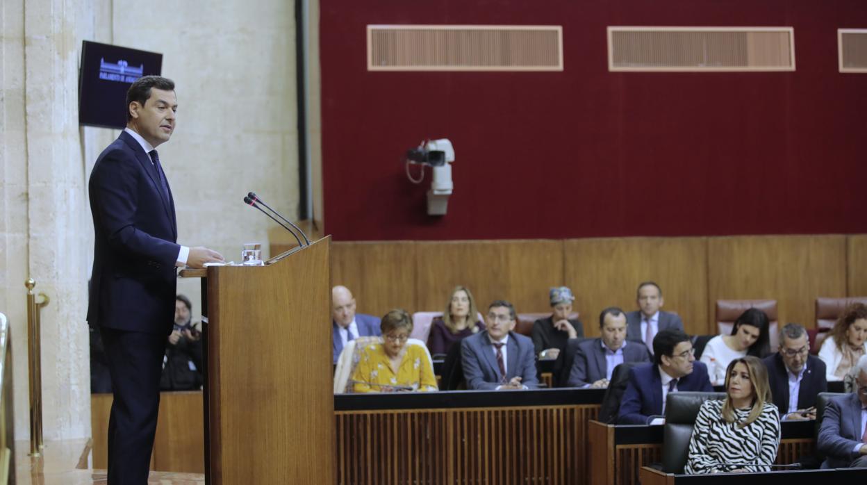Juanma Moreno, en el Parlamento andaluz