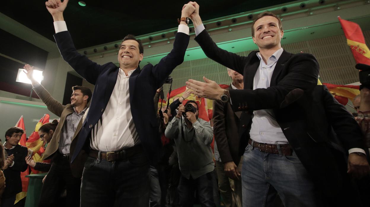 Juanma Moreno y Pablo Casado, en el cierre de campaña del PP andaluz