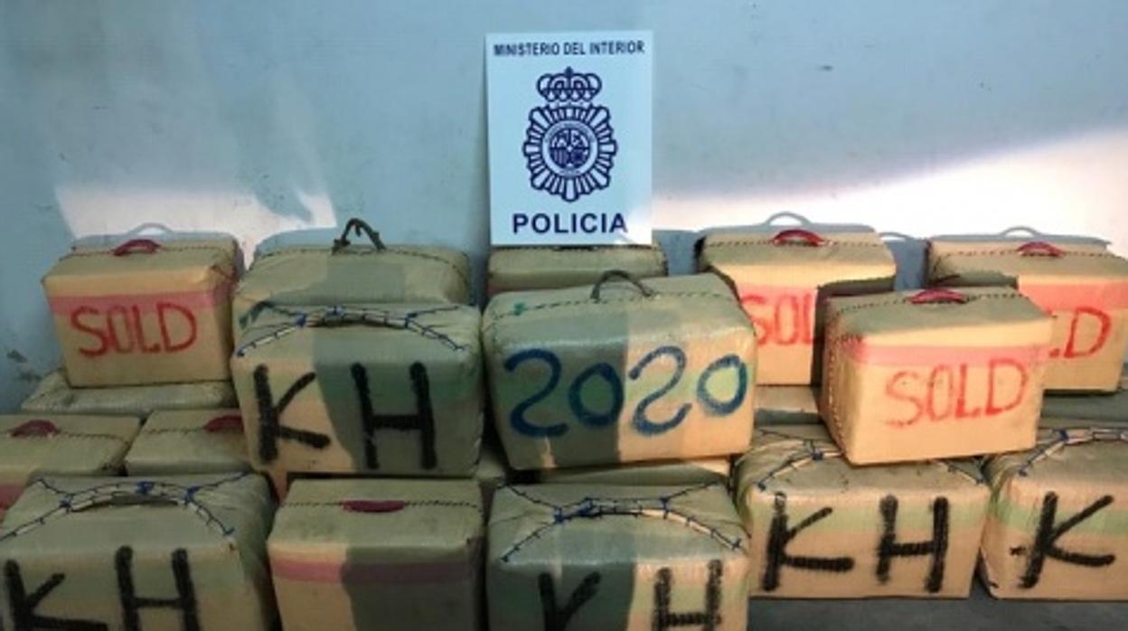 Alijo de hachís hallado en un inmueble de Los Barrios