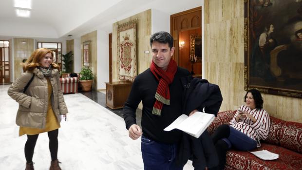 El PP pide explicaciones a García por la parálisis de licencias y Cs dice que se acumulan 1.500 expedientes