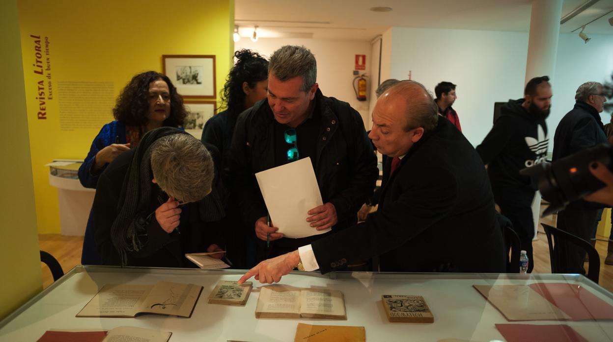 Imauguración ayer de la muestra, comisariada por Alfredo Taján y Eva Díaz Pérez