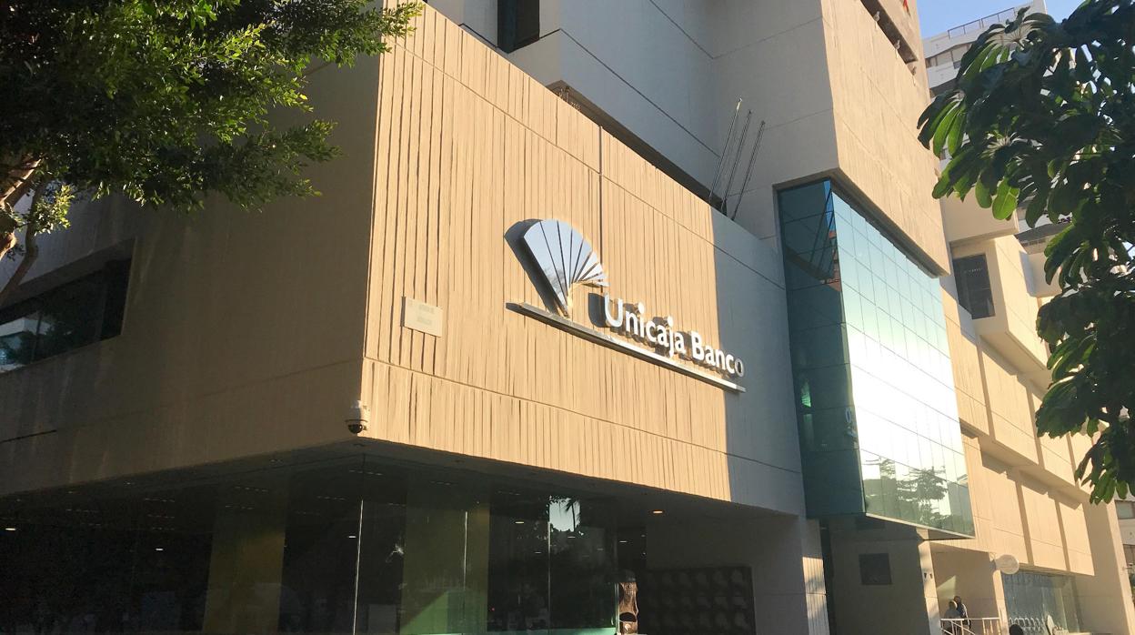 Unicaja Banco firma un acuerdo de colaboración con Fintonic