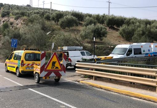 Un piloto de 53 años, único ocupante del autogiro accidentado en el pantano de Iznájar