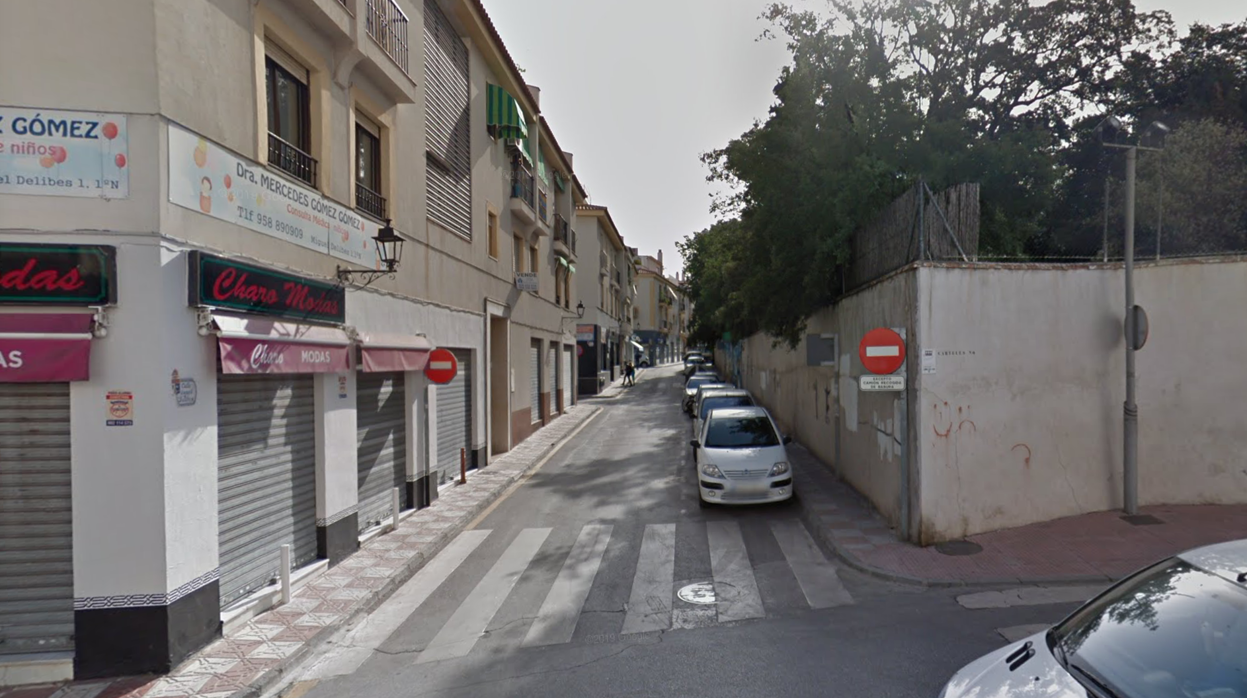 La calle de La Zubia (Granada) donde se ha producido el tiroteo.