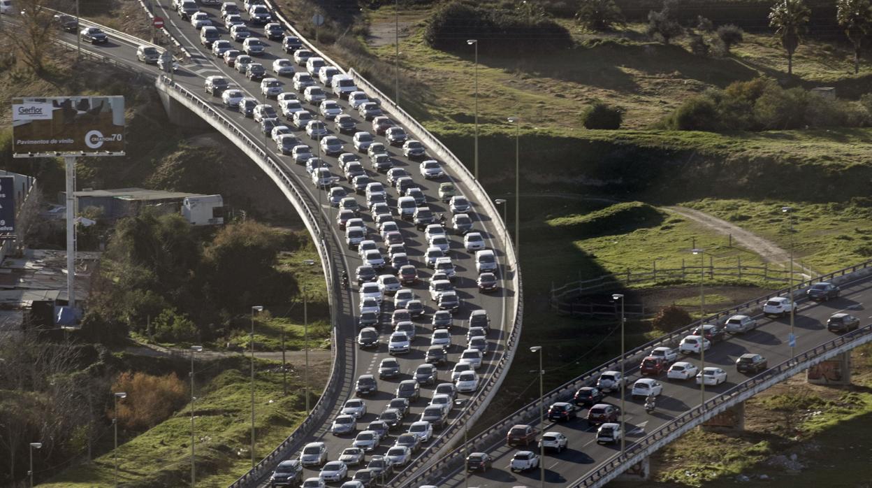 Horas en las que hay que evitar salir a la carretera durante la operación salida de Semana Santa en Andalucía