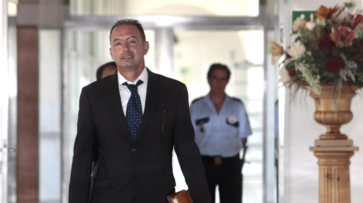 El ex director general de Trabajo de la Junta, Daniel Rivera, uno de los ex cargos excluidos