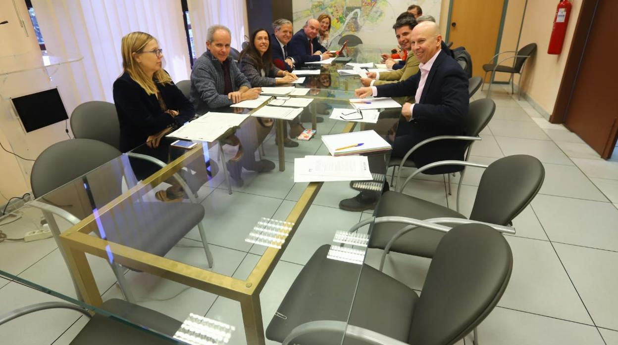 Los asisentos vacíos, hoy en el consejo de Urbanismo, de los representantes del PSOE