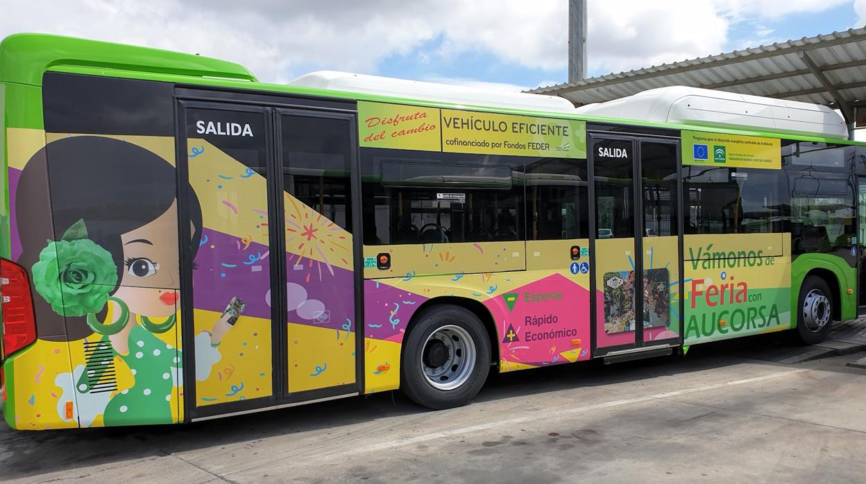 Uno de los nuevos autobuses de Aucorsa