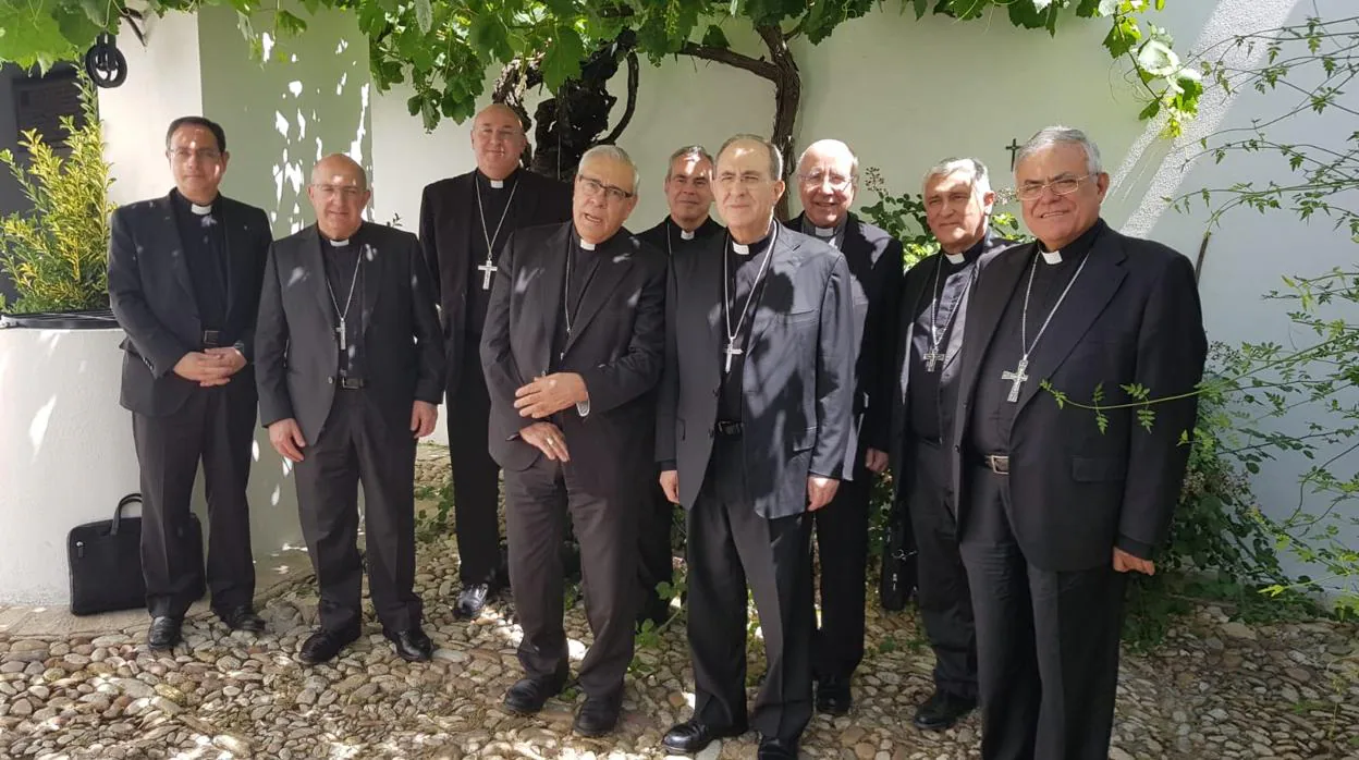 Los obispos durante su asamblea