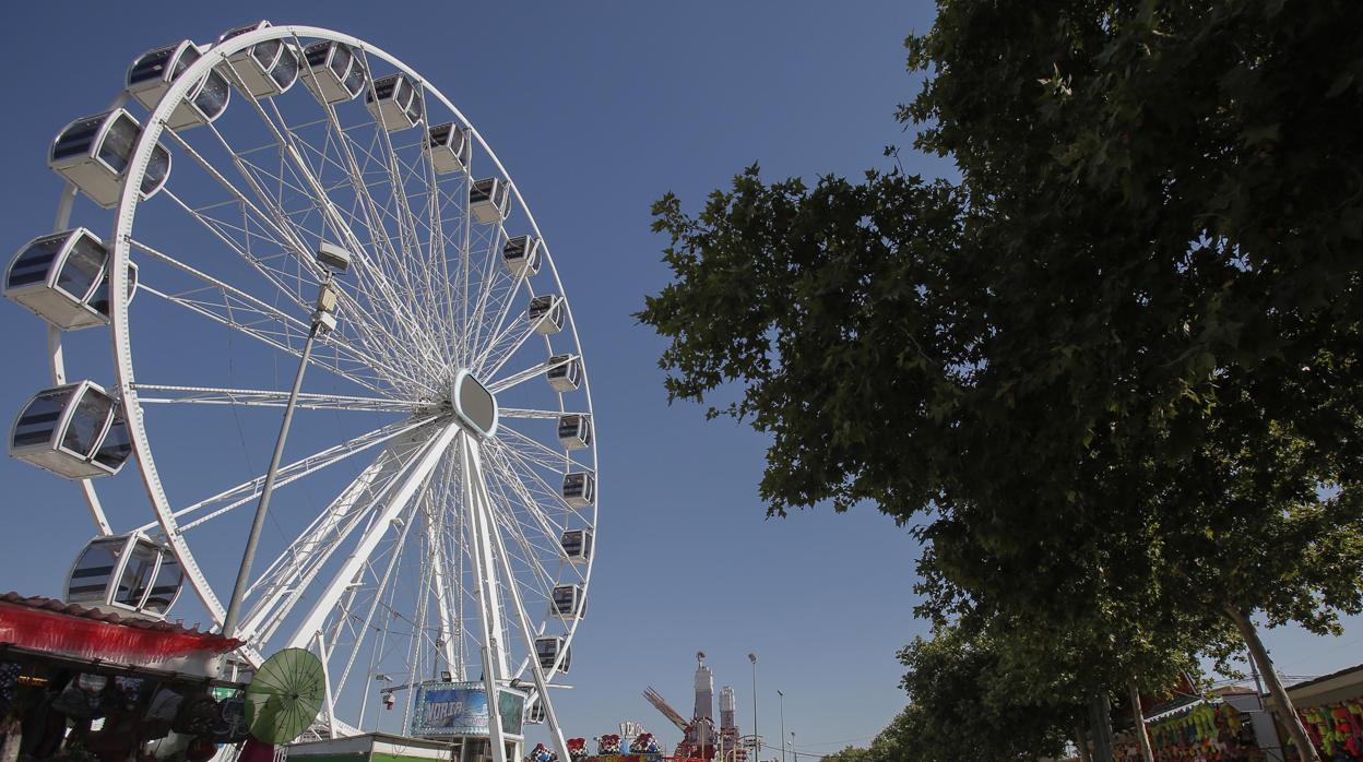 Calle del Infierno de la Feria de Córdoba, sin sonido en la tarde de ayer