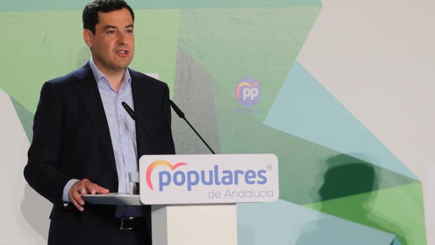 Juanma Moreno destaca que el PP andaluz ha sacado diez puntos más en las municipales que en las generales