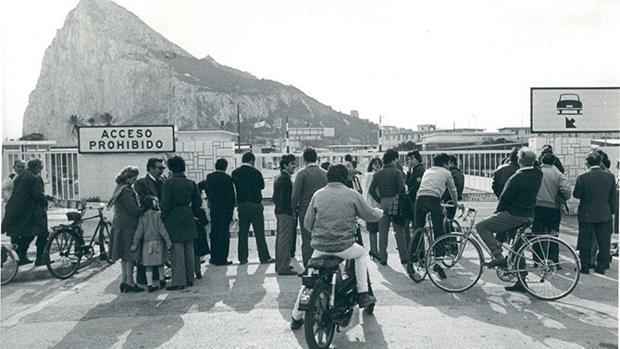 El cierre de la Verja de Gibraltar, medio siglo de heridas que permanecen abiertas
